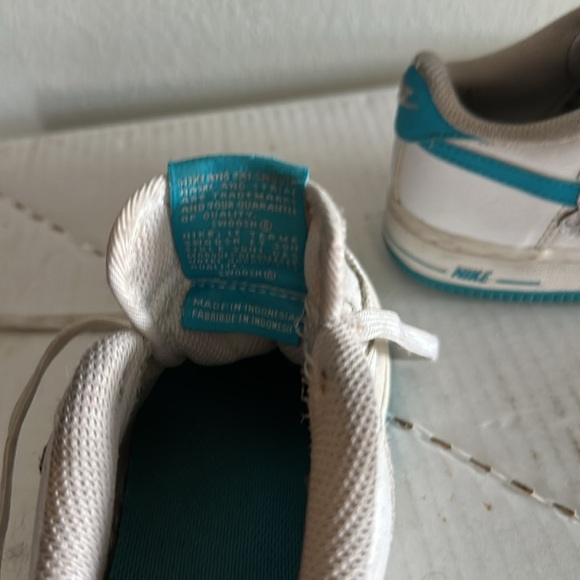 Kids size 10 Air Force hare - Picture 5 of 7